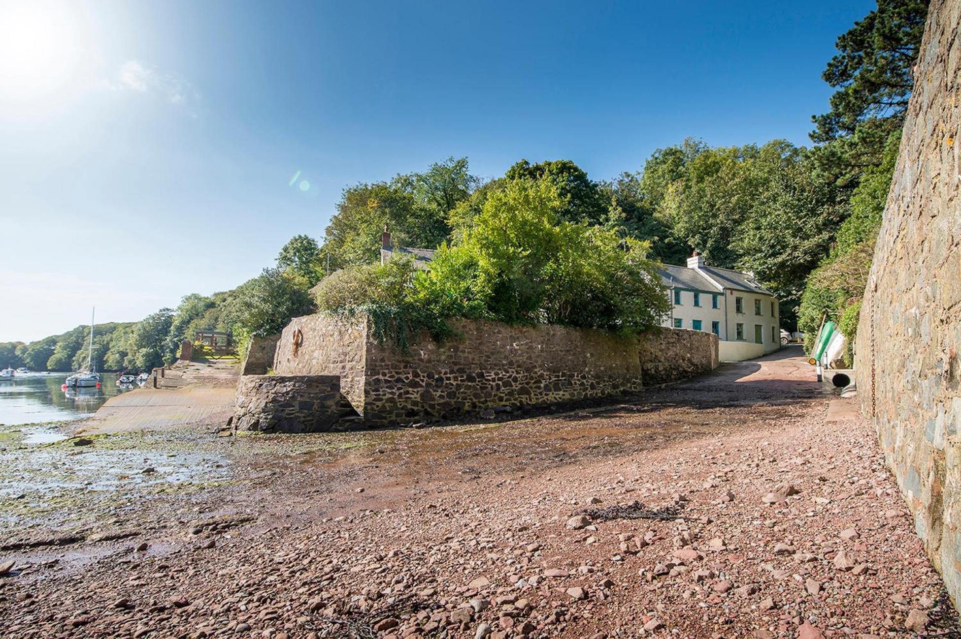 Sloop Inn Cottage Haverfordwest Bagian luar foto